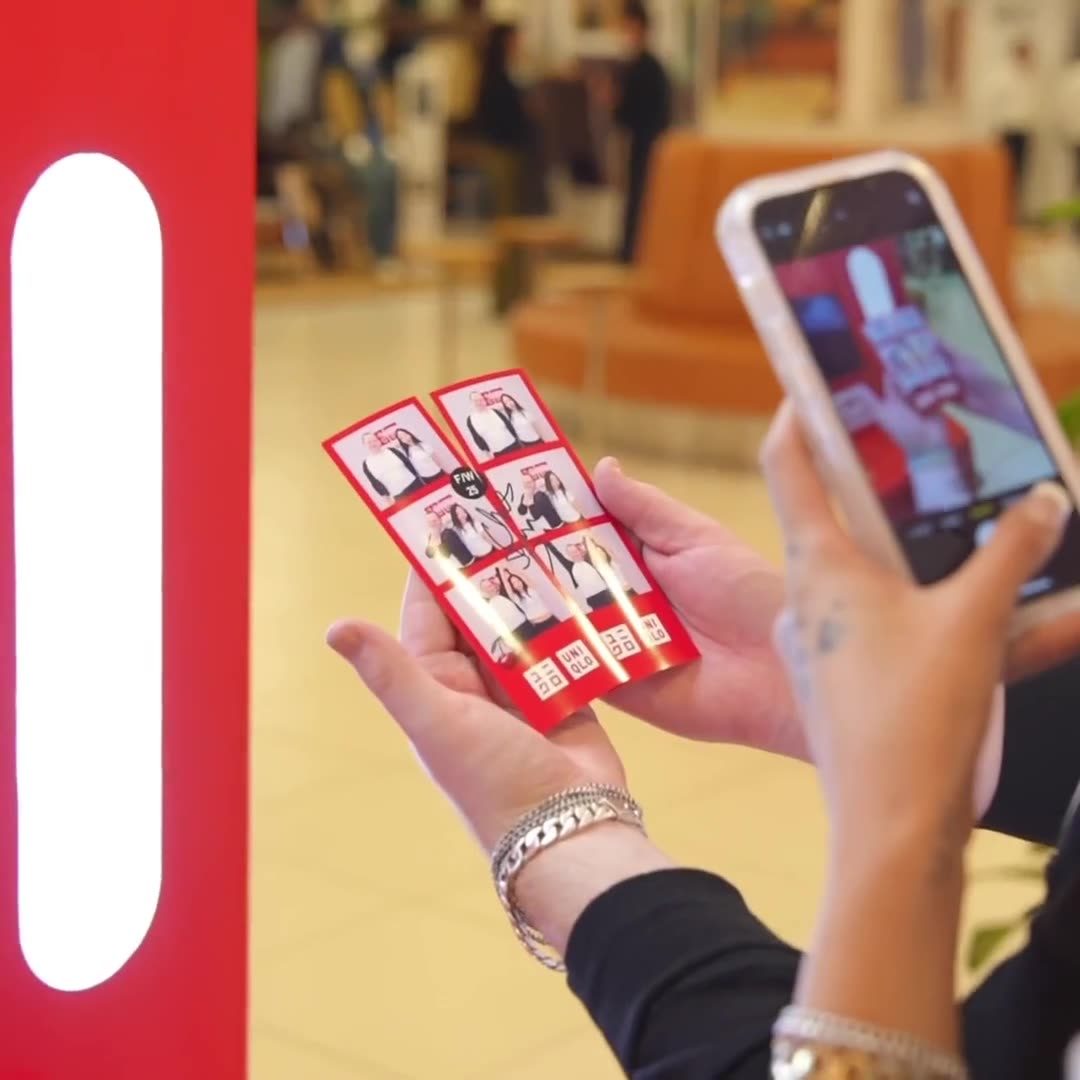Photo booth trends 2026 featuring vintage booths, Purikura, and Glam Bots