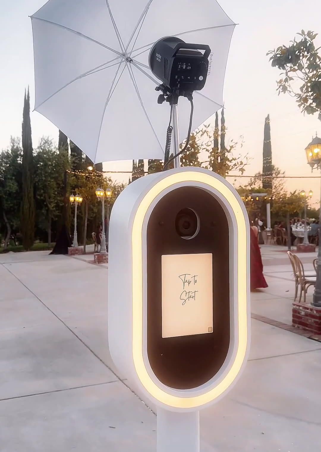 What Is a Glam Photo Booth?